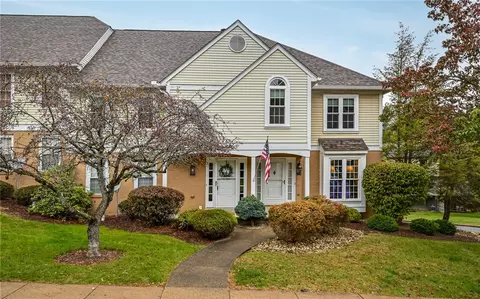 540 Lakewood Dr, Monroeville, PA 15146