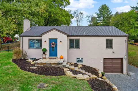 9280 Woodcrest Rd, Pittsburgh, PA 15237