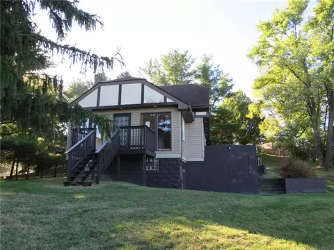 916 Gill Hall Rd, Clairton, PA 15025
