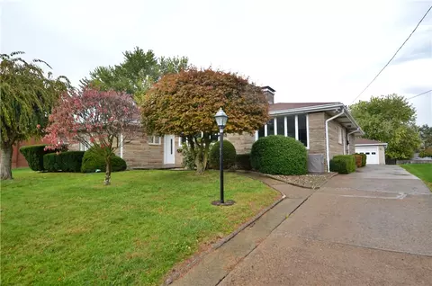 986 Ridge Rd, Ambridge, PA 15003