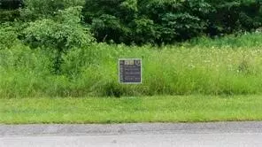 314 Long Branch Dr, New Castle, PA 16105