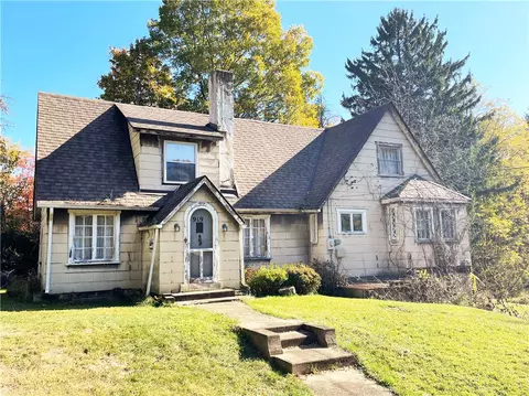 919 Harper Rd, Crescent, PA 15046
