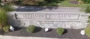 318 Long Branch Dr Arrowhead, New Castle, PA 16105