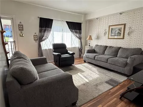Living - 512 Watson St, Vandergrift, PA 15690 photo 3 of 3