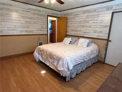 Bedroom - 512 Watson St, Vandergrift, PA 15690 photo 3 of 4