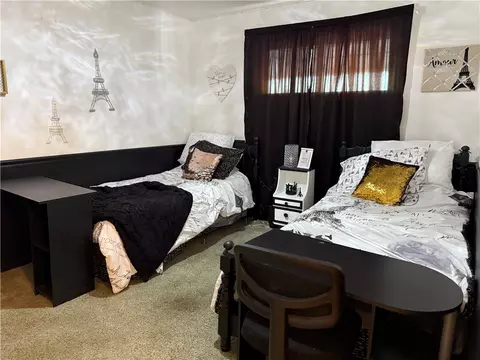 Bedroom - 512 Watson St, Vandergrift, PA 15690 photo 2 of 4