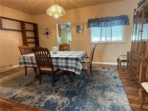 Dining - 512 Watson St, Vandergrift, PA 15690 photo 2 of 3