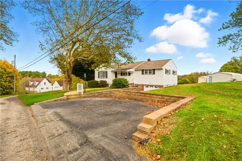130 Larkspur Cir, Mount Pleasant, PA 15666