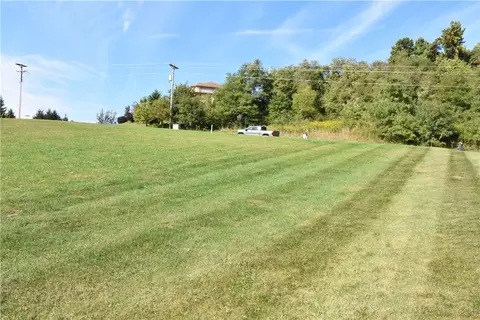 107 Crystal Dr, Indiana, PA 15701