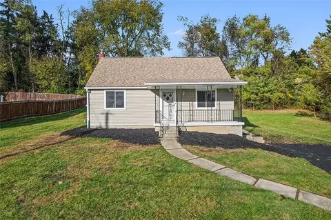 11343 Seminole Dr, Irwin, PA 15642