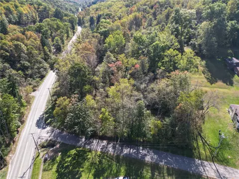 3400 Conway Wallrose Rd, Sewickley, PA 15143