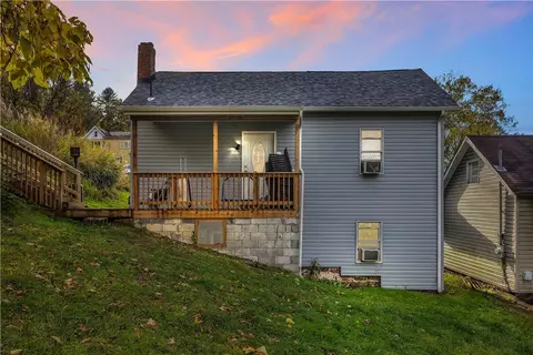20 Brokers Ln, Penn, PA 15675