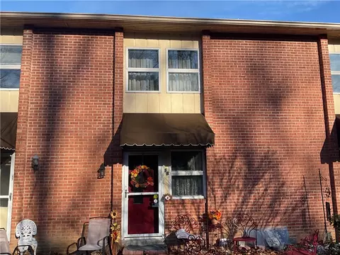 211 S Oakview Dr, Ligonier, PA 15658