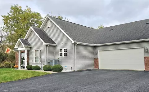 309 C Kittery Ridge Dr, New Castle, PA 16101