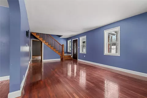 Living - 623 Marco Rd, Apollo, PA 15613 photo 2 of 5