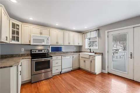 Kitchen - 623 Marco Rd, Apollo, PA 15613 photo 4 of 6