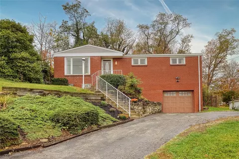 130 Old Oak Dr, Bridgeville, PA 15017