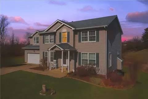 114 Adella Ct, Jeannette, PA 15644