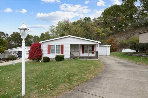 179 Rock Lake Dr, Zelienople, PA 16063