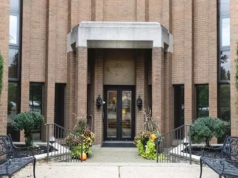 900 Washington Rd #512, Pittsburgh, PA 15228