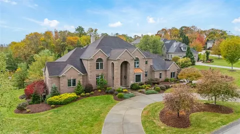 236 Edgewood Dr, Mcmurray, PA 15317