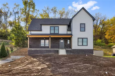 12440 St Nikolai Dr, Irwin, PA 15642