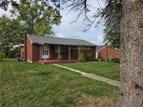 11 N Rolling Hills Ave, Irwin, PA 15642