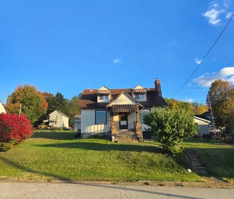 1014 N 4th St, Jeannette, PA 15644