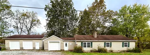 332 Johnson Ln, Connellsville, PA 15425