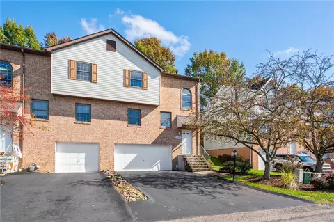 2570 Hawthorne Dr, Oakdale, PA 15071