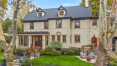 4 Colonial Pl, Pittsburgh, PA 15232