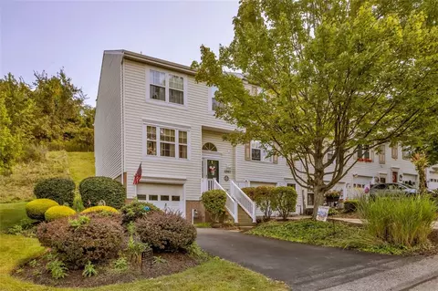 1261 Meadowbrook Dr, Canonsburg, PA 15317