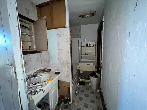 Entry Way - 1515 Ridge Ave, Braddock, PA 15104 photo 2 of 2
