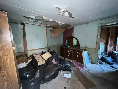 Bedroom - 1515 Ridge Ave, Braddock, PA 15104 photo 3 of 3