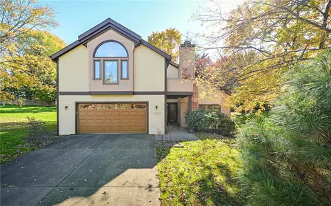 1627 King James Dr, Pittsburgh, PA 15237