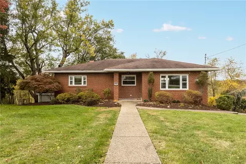246 Greenhill Dr, Washington, PA 15301