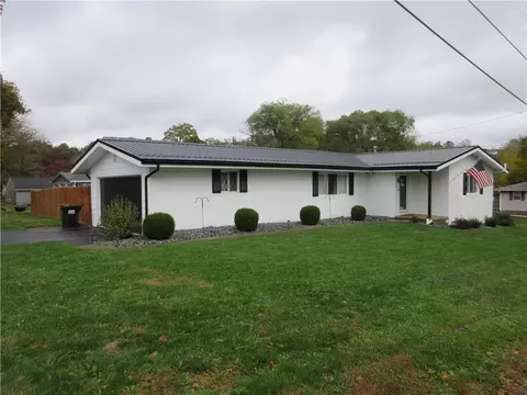 223 Gartley Ave, Ellwood City, PA 16117