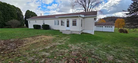 581 E Bakersville Edie Rd, Somerset, PA 15501