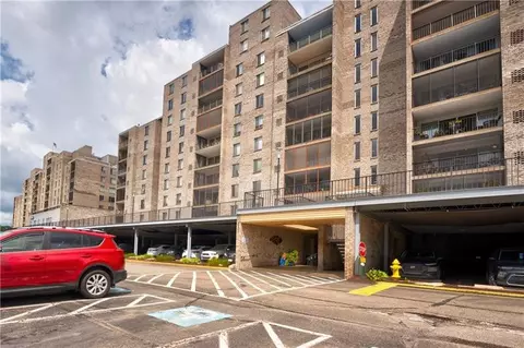2160 Greentree Rd #805, Pittsburgh, PA 15220
