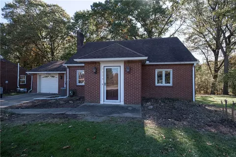 5209 Glenwall Dr, Aliquippa, PA 15001