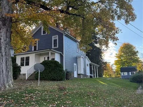351 N Pitt St, Mercer, PA 16137