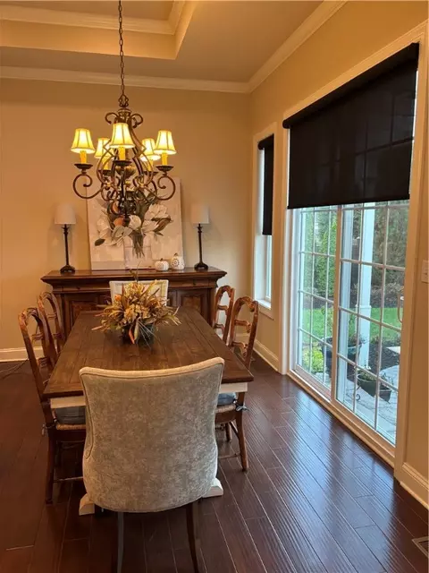 Dining - 610 Caruthers Ln, Irwin, PA 15642 photo 1 of 2