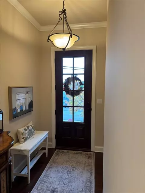 Entry Way - 610 Caruthers Ln, Irwin, PA 15642 photo 1 of 2