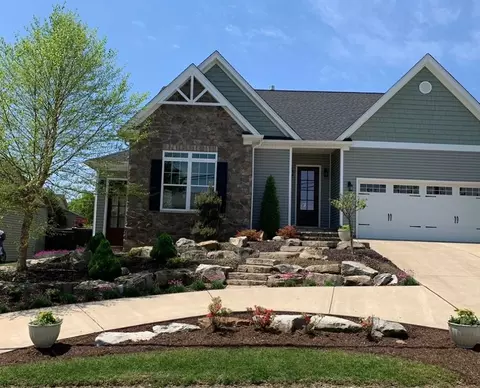 610 Caruthers Ln, Irwin, PA 15642