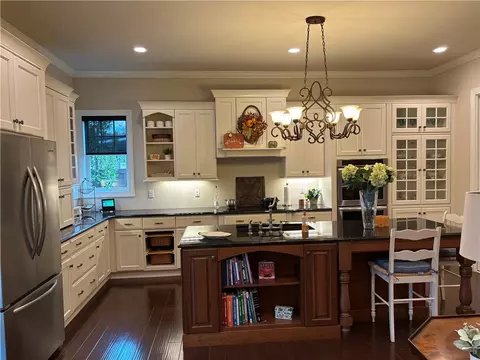 Kitchen - 610 Caruthers Ln, Irwin, PA 15642 photo 3 of 5