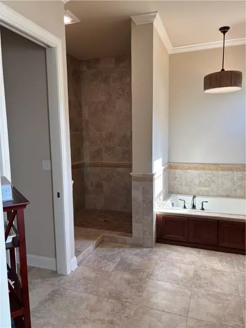 Bath - 610 Caruthers Ln, Irwin, PA 15642 photo 4 of 7
