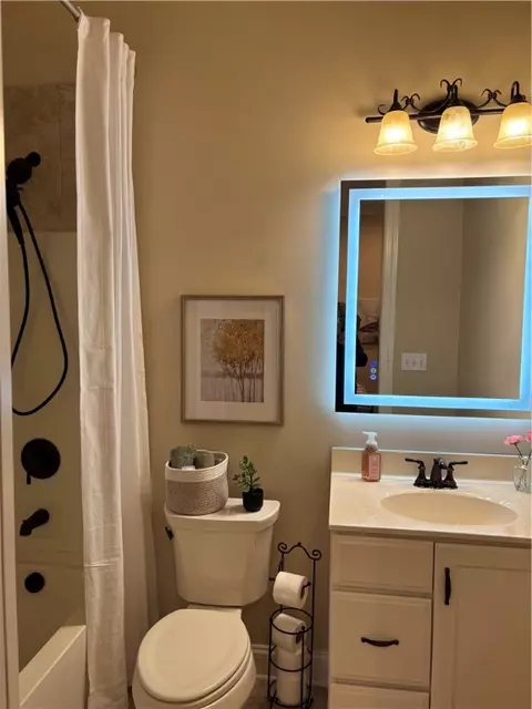Bath - 610 Caruthers Ln, Irwin, PA 15642 photo 7 of 7
