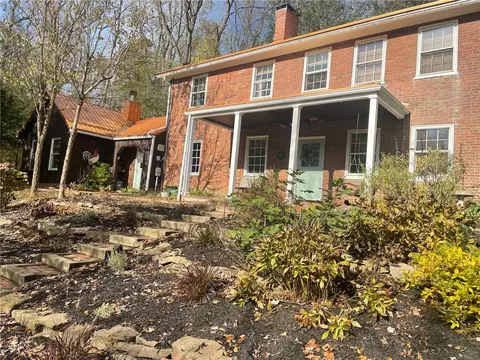 2460 Pleuchel Rd, Sewickley, PA 15143