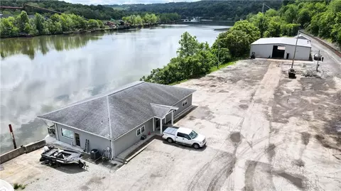 736 Front St, Fredericktown, PA 15333