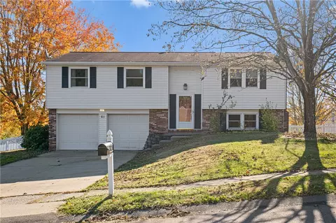 61 Escalon Dr, Coraopolis, PA 15108